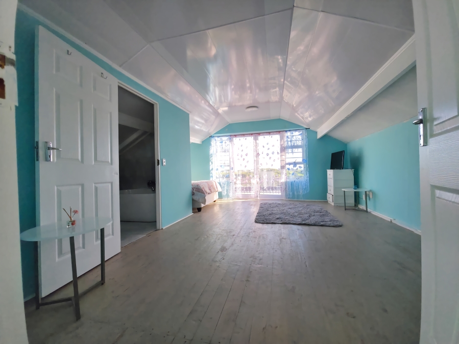 5 Bedroom Property for Sale in Hawston Western Cape